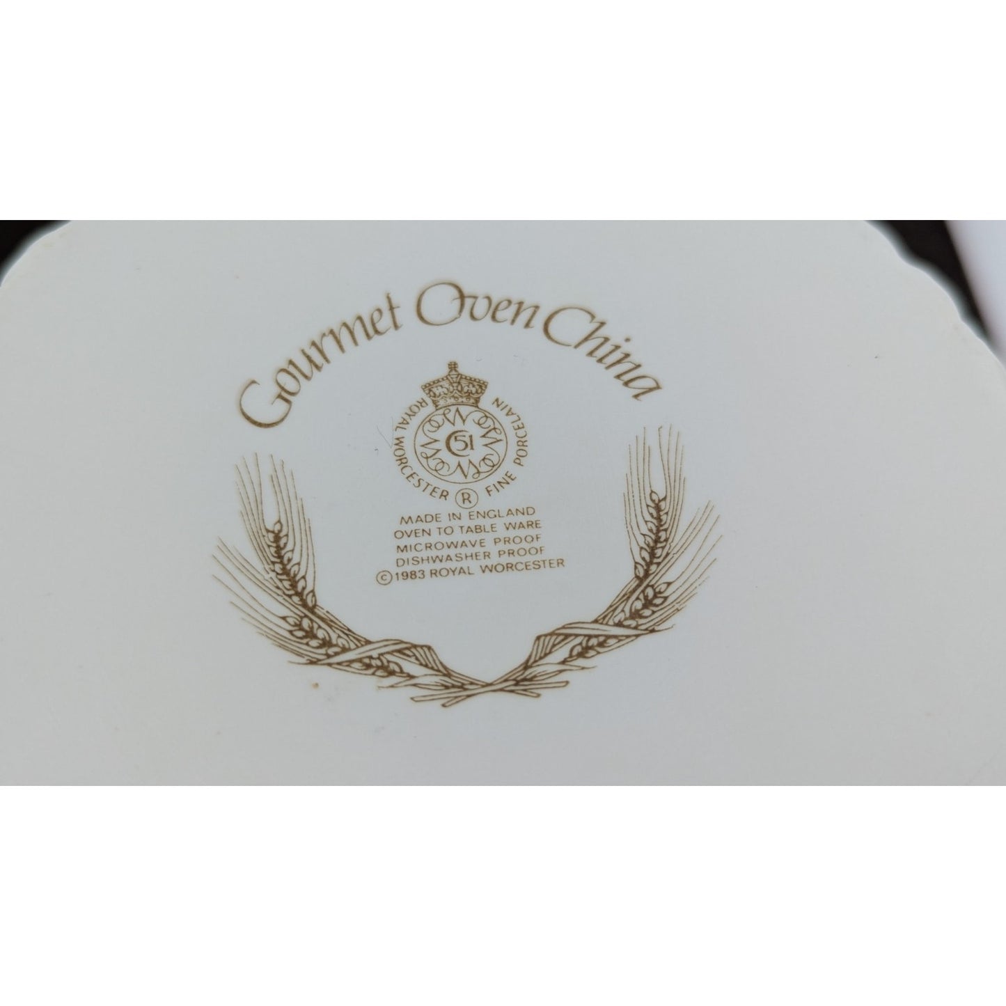 Royal Worcester Gourmet Oven Embossed White Bean Pot Crock w/ Lid Birds England