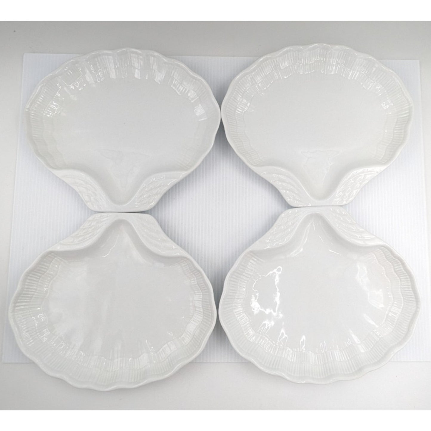Clam Shell White Dinner Plate set of 4 plates 10-7/8" by Farberware