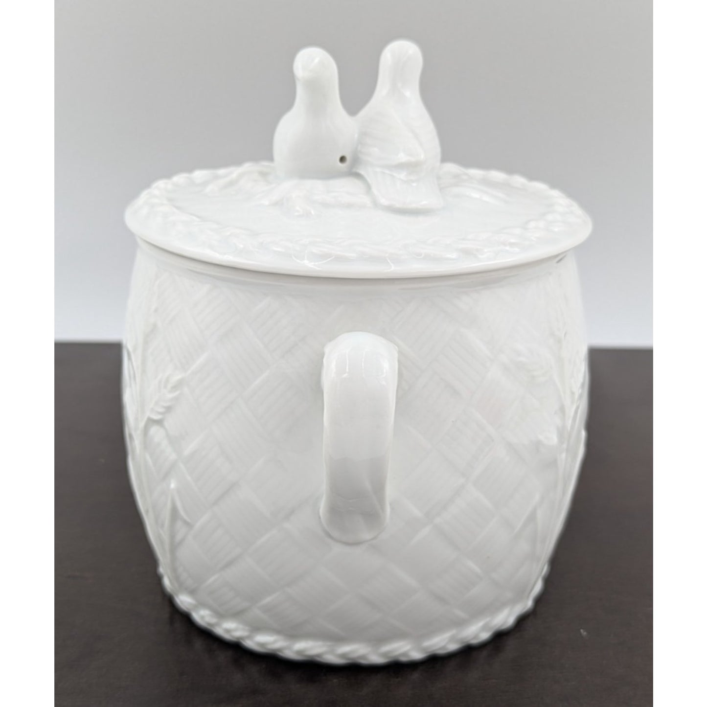 Royal Worcester Gourmet Oven Embossed White Bean Pot Crock w/ Lid Birds England