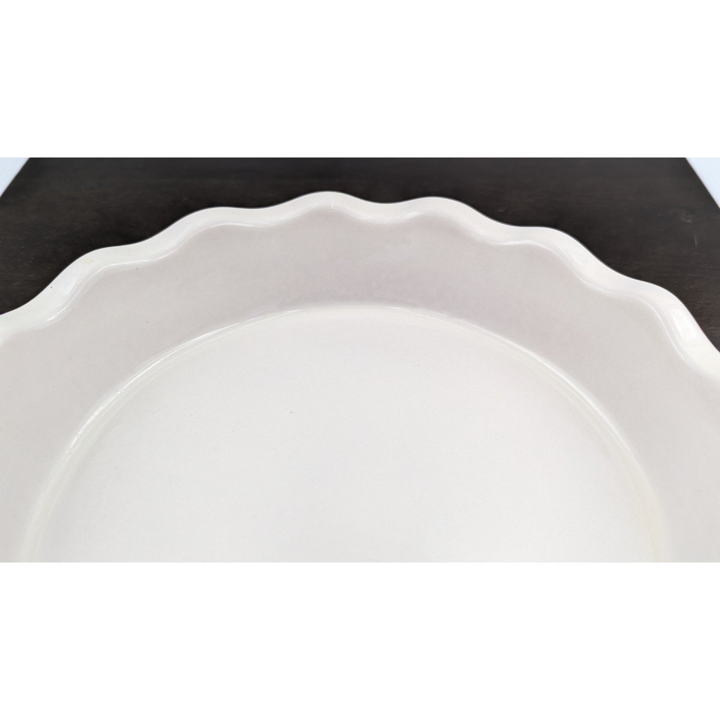 Frankoma Pottery Round Pie Plate Dish Scalloped Edge Colorworks Bone White CA381