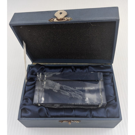 Wells Fargo Home Mortgage Prairie Wagon Horses Glass Crystal Paper Weight