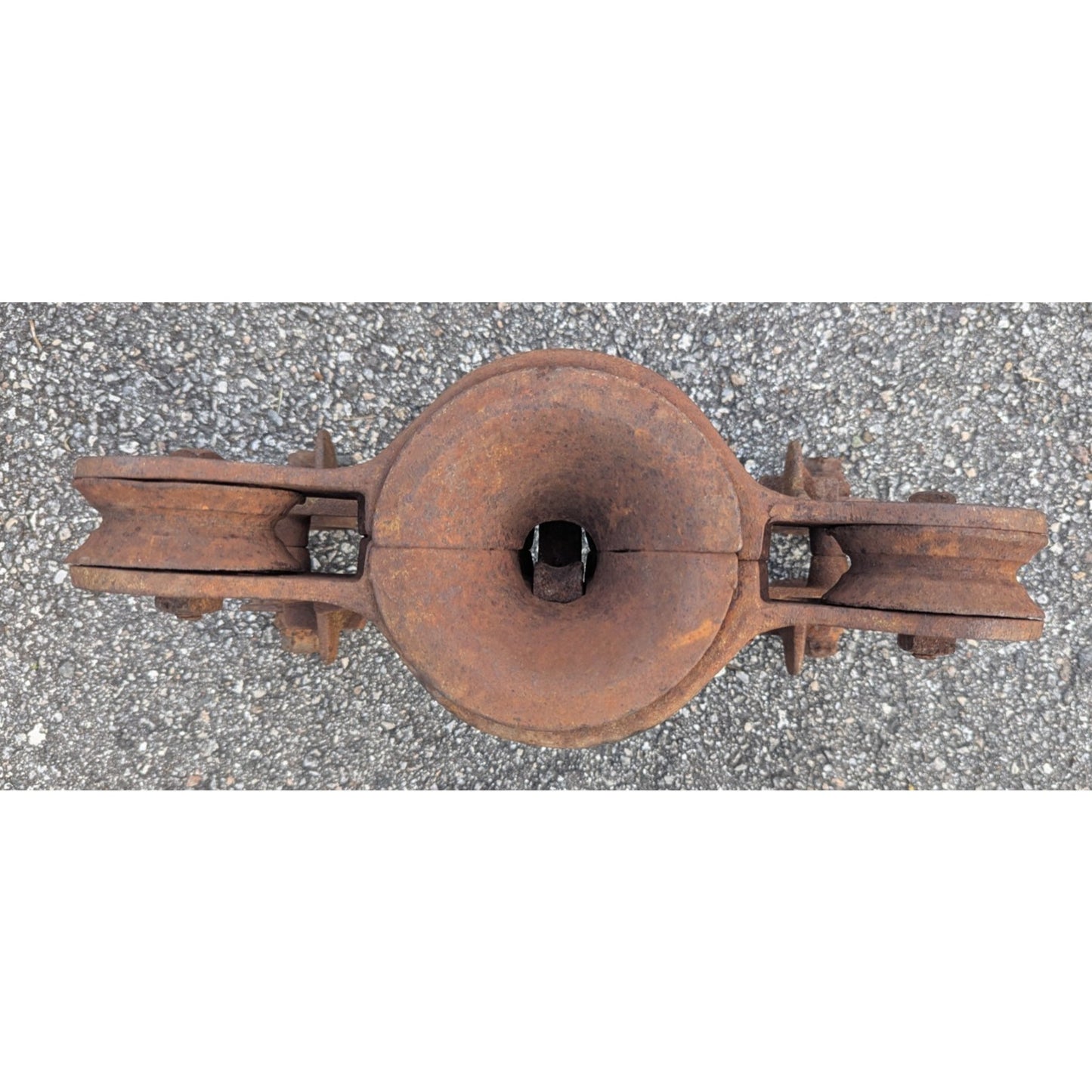 Antique Unloader Hay Trolley Carrier Cast Iron Pulley As Is Not Working