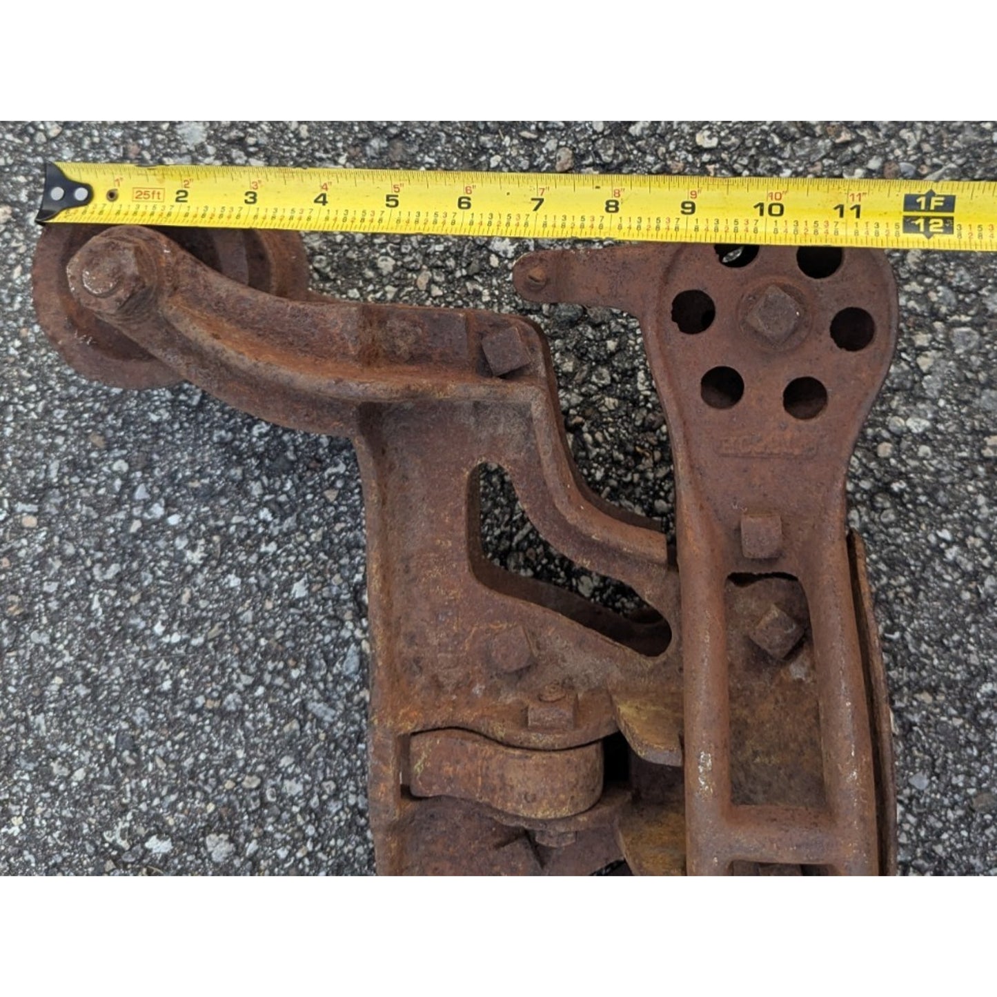 Antique Unloader Hay Trolley Carrier Cast Iron Pulley As Is Not Working