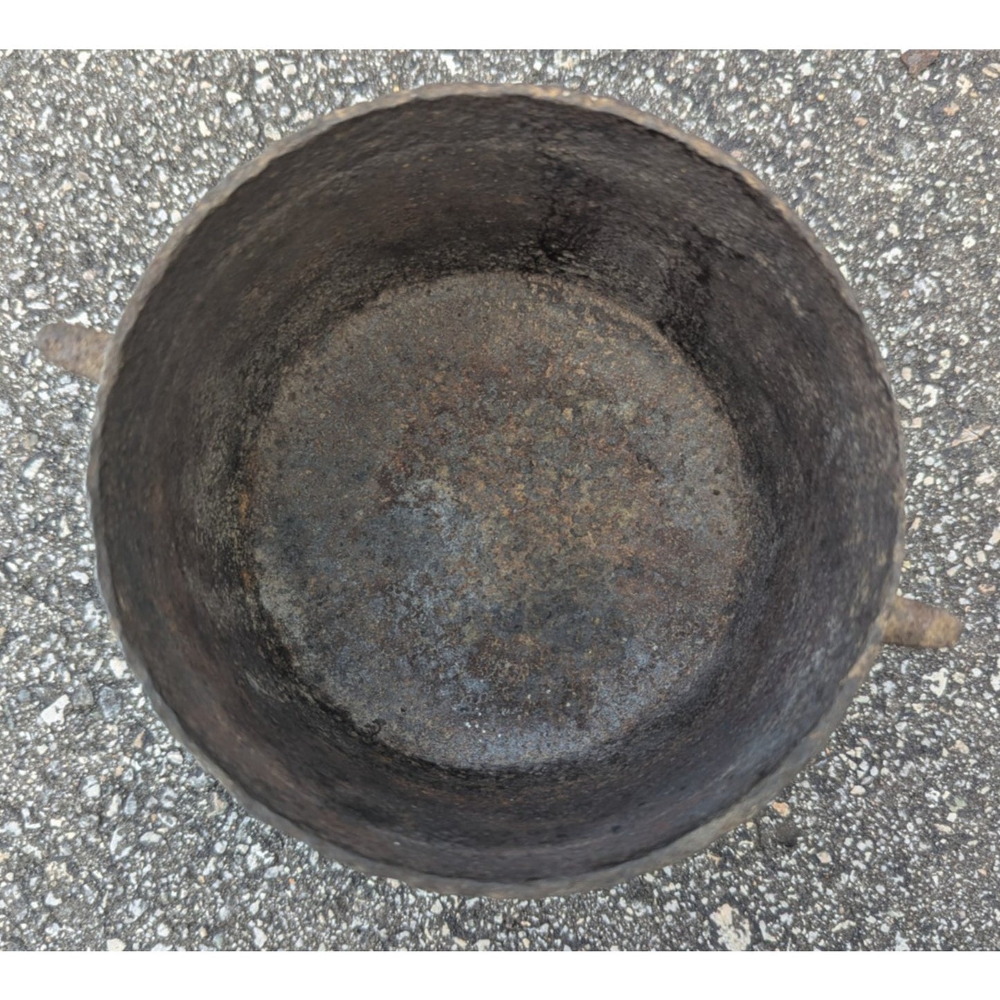 Antique Cast Iron Bean Pot Gypsy Kettle 3 Leg Cowboy Cauldron Gate Mark No Lid