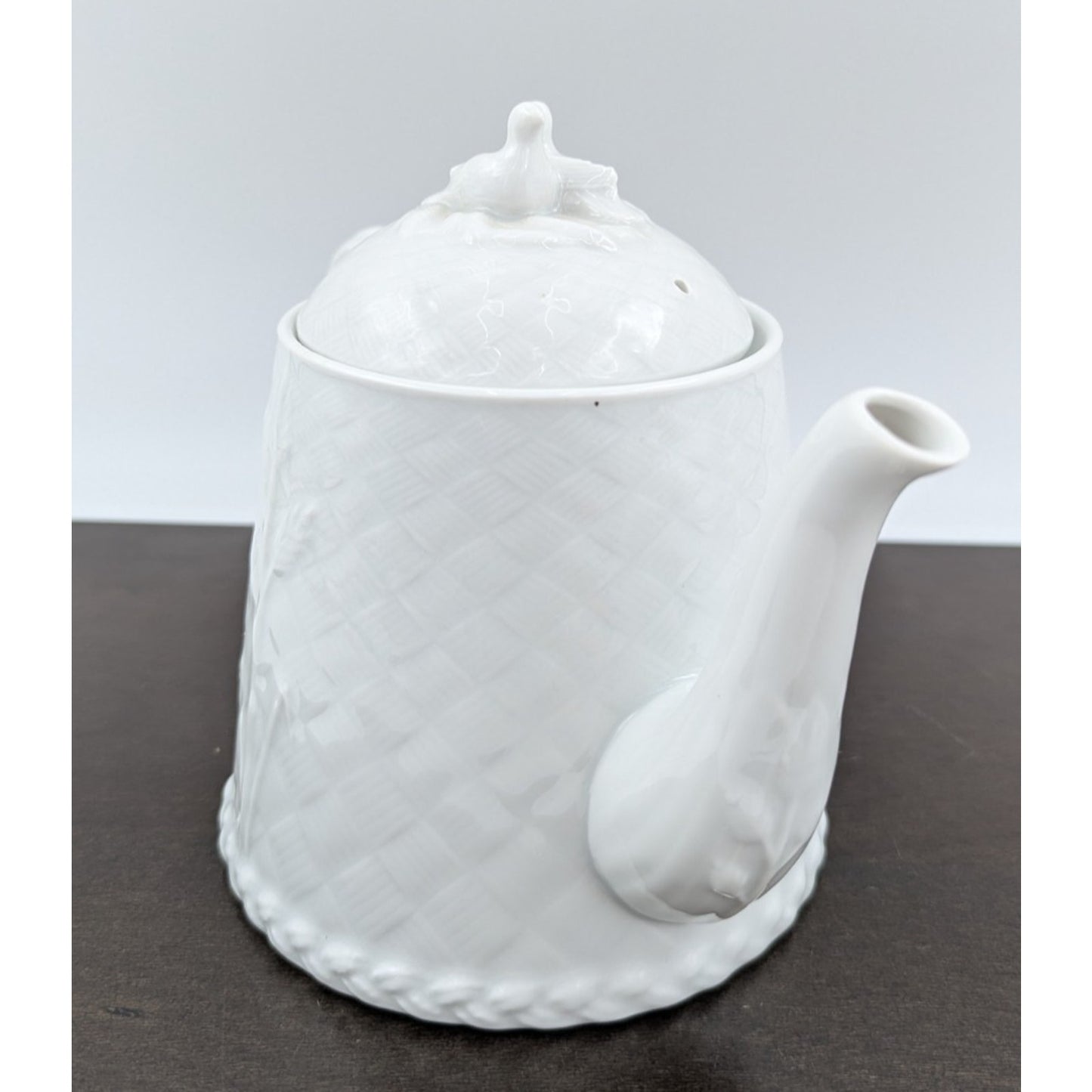 Royal Worcester Teapot Gourmet Oven China Embossed White Lid with Birds England