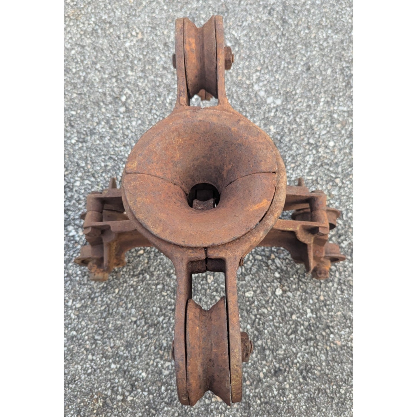 Antique Unloader Hay Trolley Carrier Cast Iron Pulley As Is Not Working