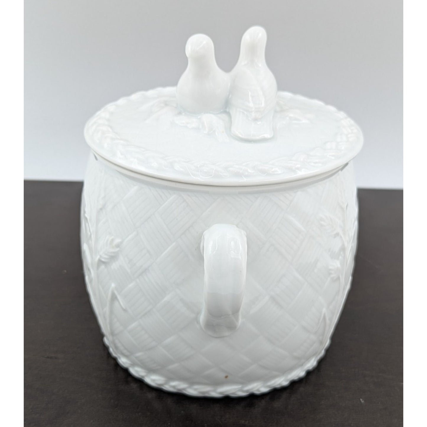 Royal Worcester Gourmet Oven Embossed White Bean Pot Crock w/ Lid Birds England