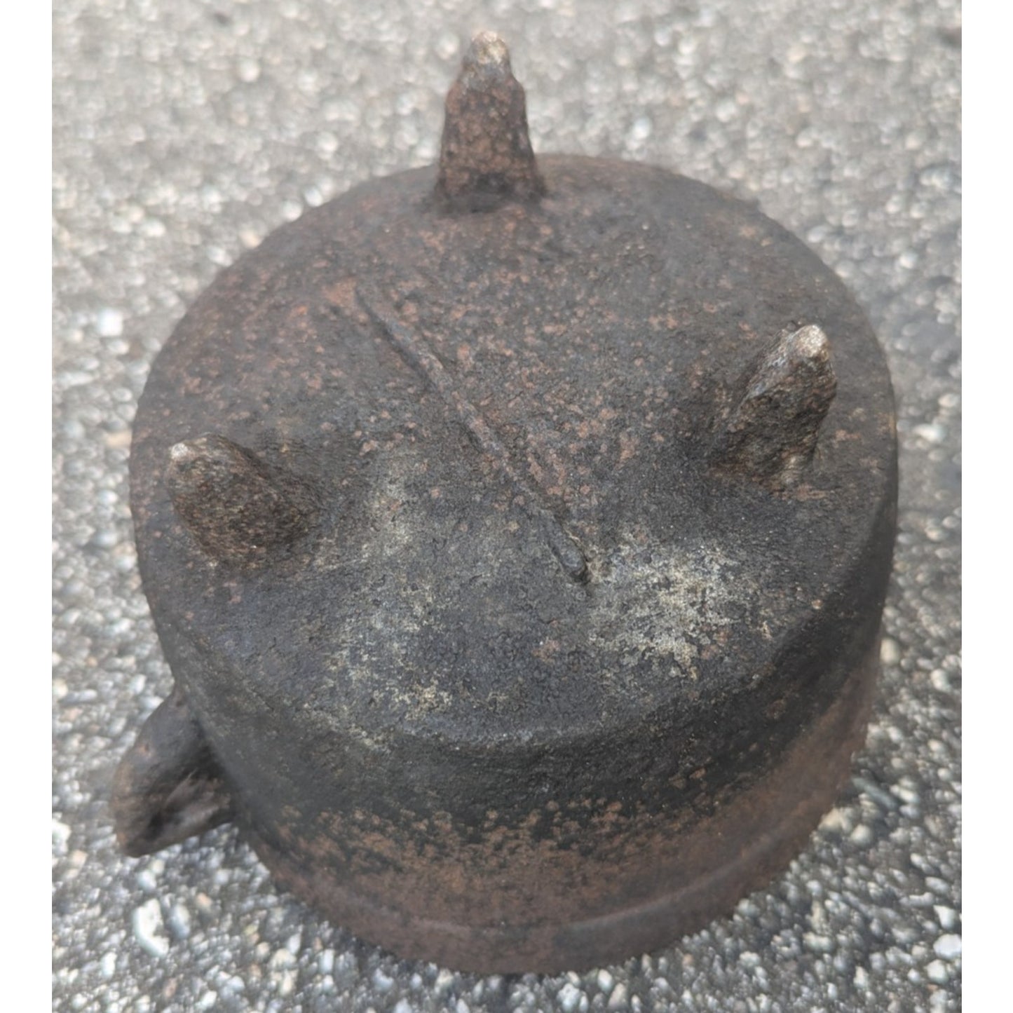 Antique Cast Iron Bean Pot Gypsy Kettle 3 Leg Cowboy Cauldron Gate Mark No Lid